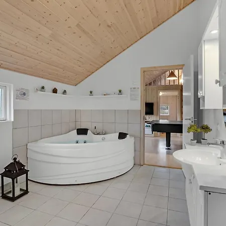 Gemütliches Haus In Væggerløse Mit Ferienhaus Bøtø By